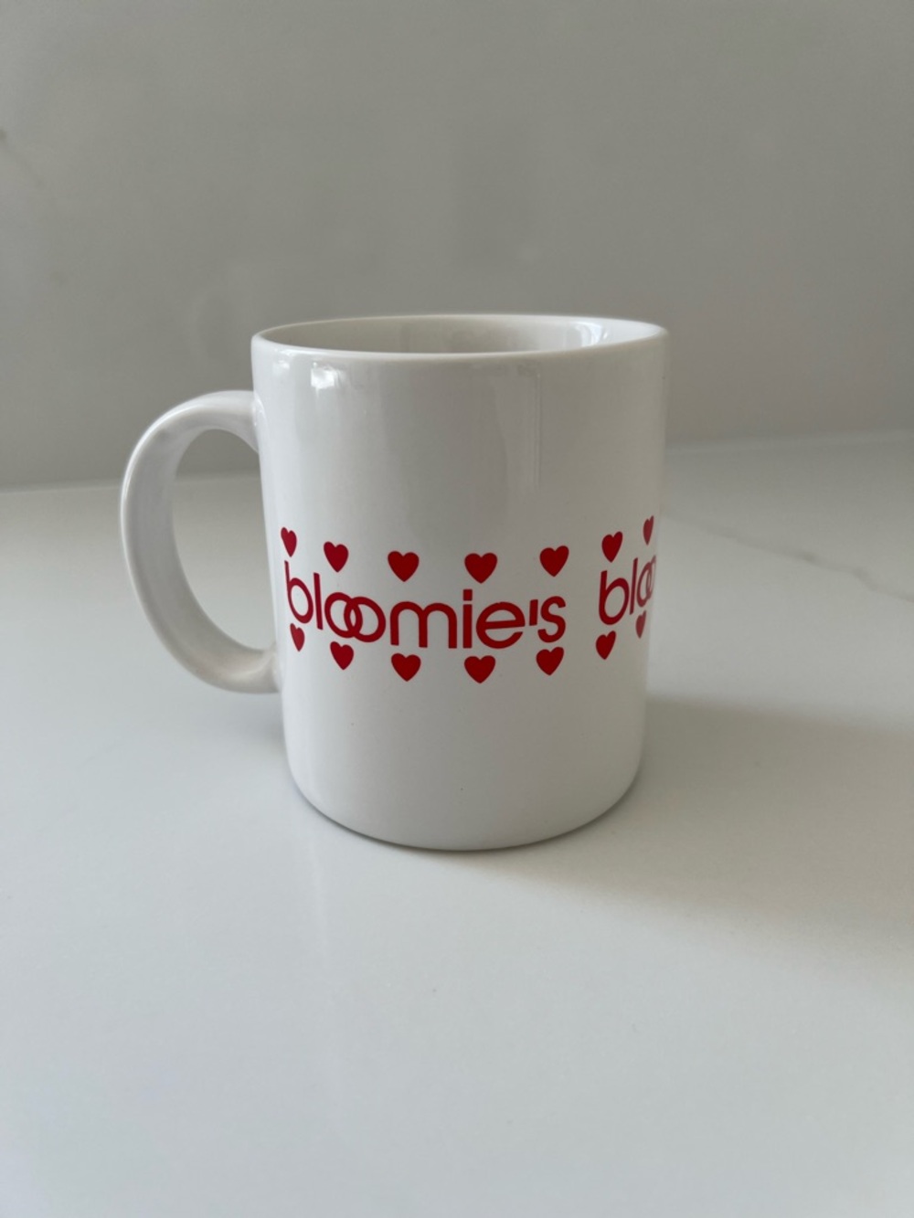 Bloomingdale’s “Bloomie’s” Heart Mug – Red Hearts Y2K